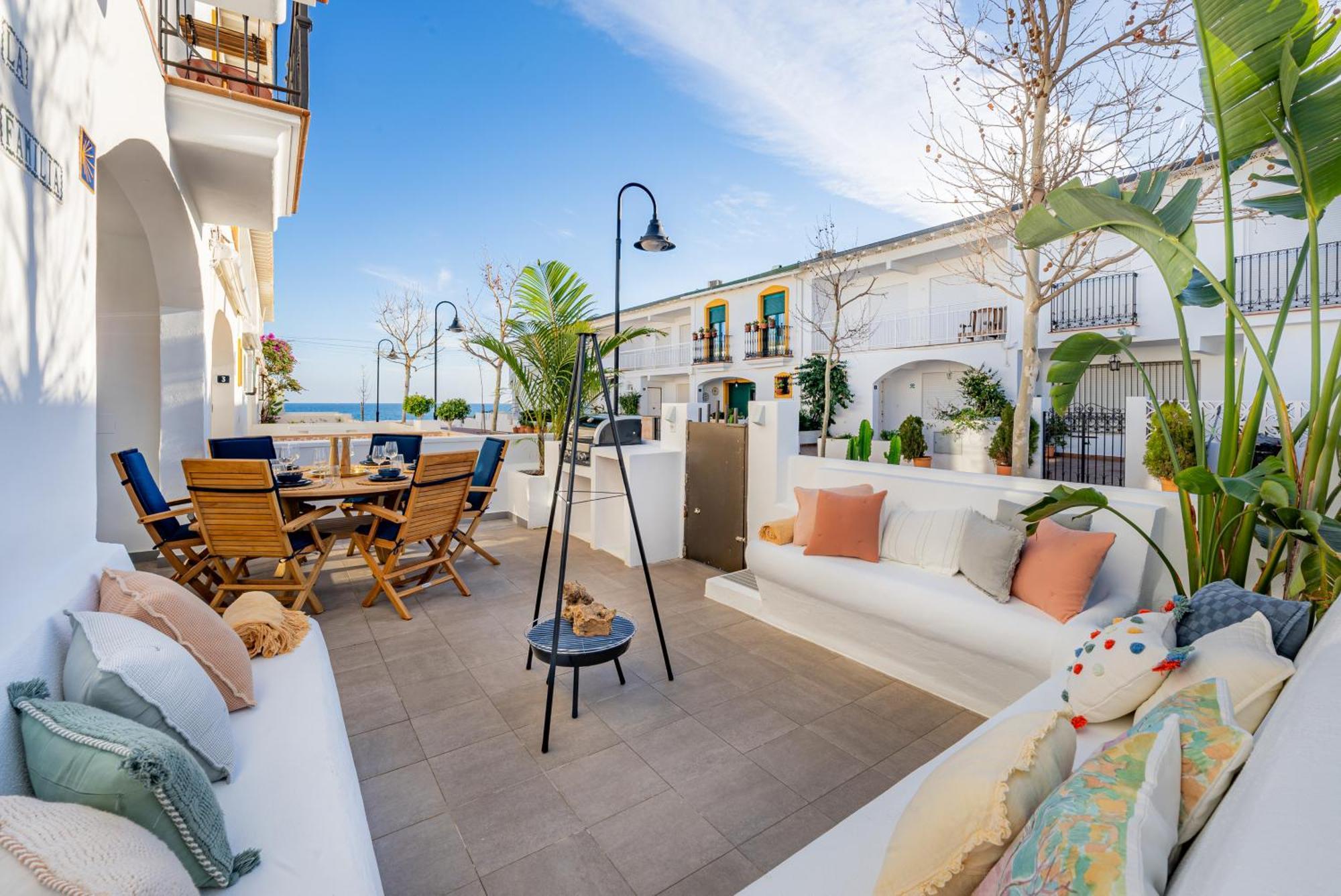 La Familia Beach House La Cala Ла-Кала-де-Михас Экстерьер фото