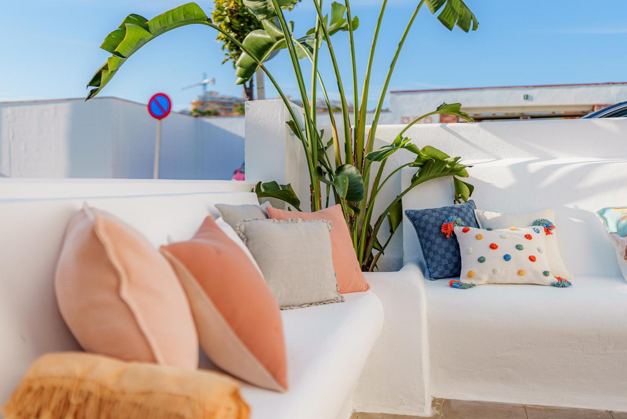 La Familia Beach House La Cala Ла-Кала-де-Михас Экстерьер фото