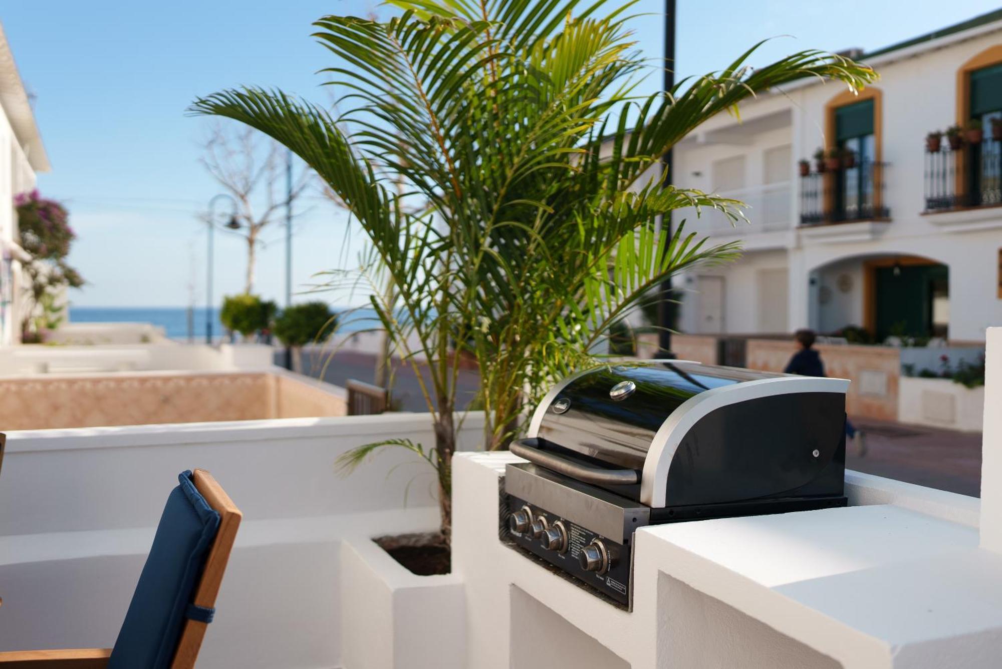 La Familia Beach House La Cala Ла-Кала-де-Михас Экстерьер фото