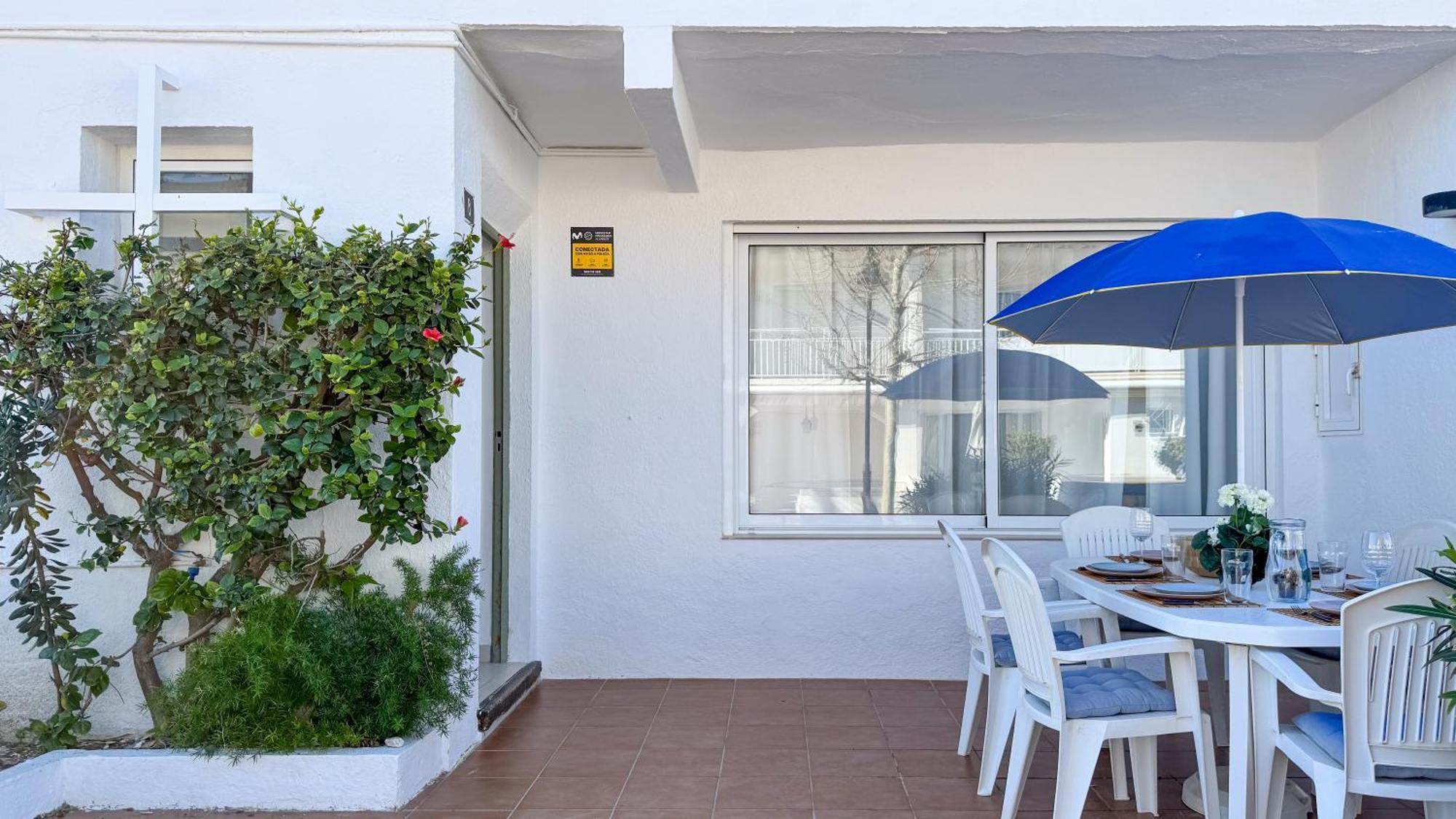 La Familia Beach House La Cala Ла-Кала-де-Михас Номер фото